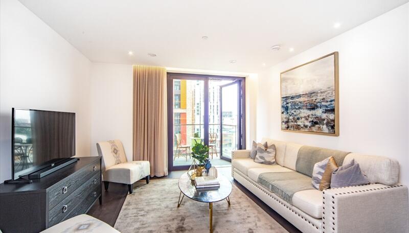 3 bed property in 4 Thornes House, 6-8 Charles Clowes Walk, London